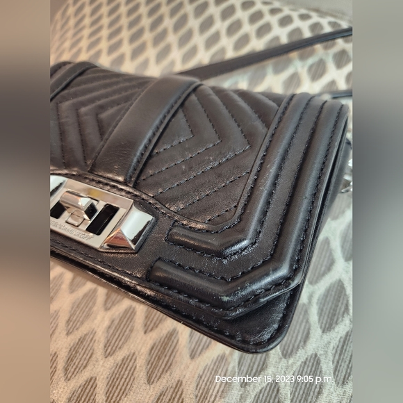 ๐คโค๏ธChevron Quilted Leather Rebecca ๐บ๐นMinkoff clutch with shoulder strap - Picture 14 of 17